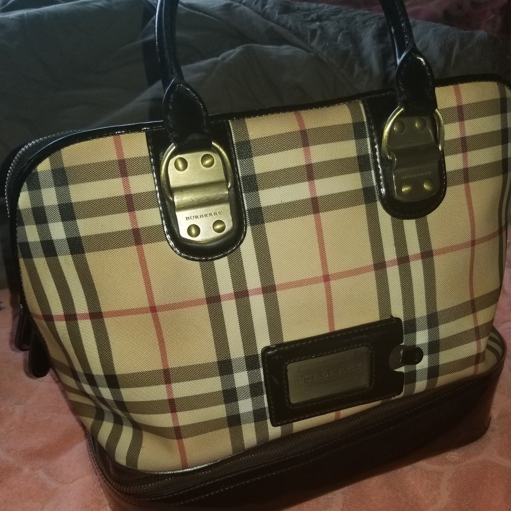 Authentic Burberry Bag - Picture 5 of 6